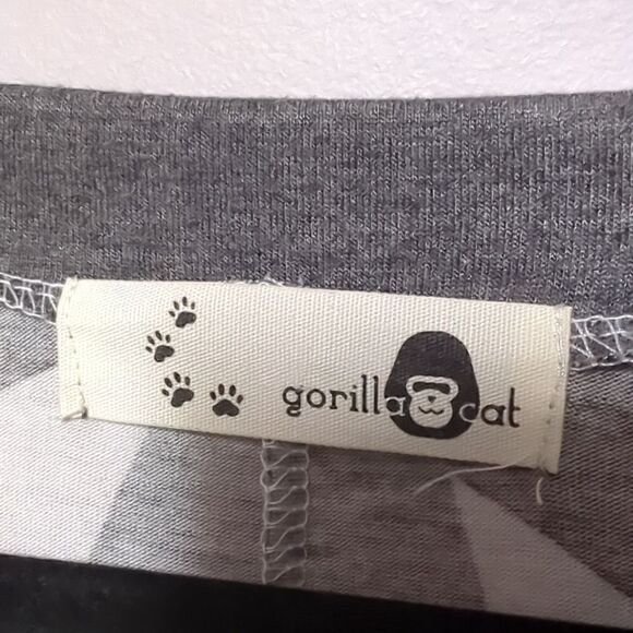 Gorilla Cat Gray Star Pocket T Shirt - Picture 5 of 7
